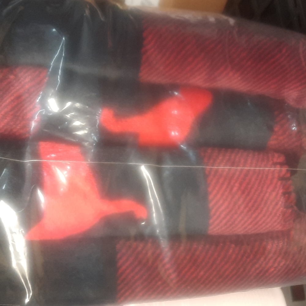 Sherpa Blanket by VSPINK- Red and Black